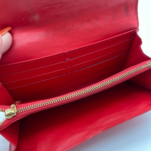 Louis Vuitton Womens Red Vernis Sarah Continental Wallet - Picture 8 of 11